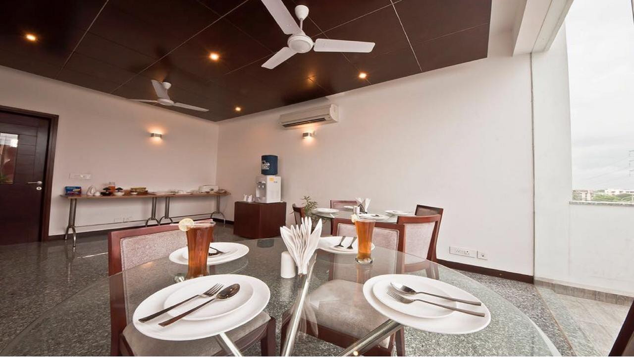 Stately Suites Mg Road Gurgaon Extérieur photo